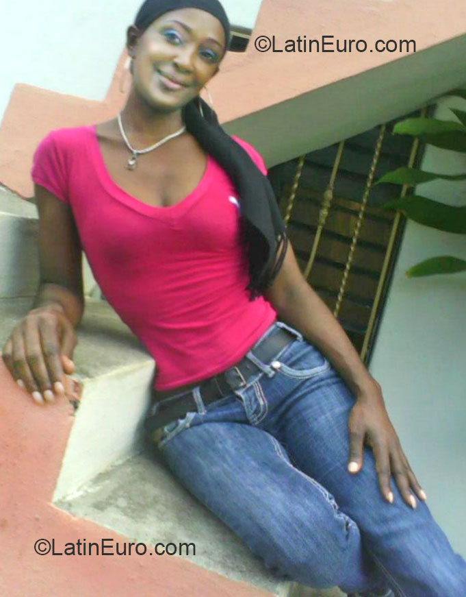 Date this voluptuous Dominican Republic girl Yajairi from Puerto Plata DO15339