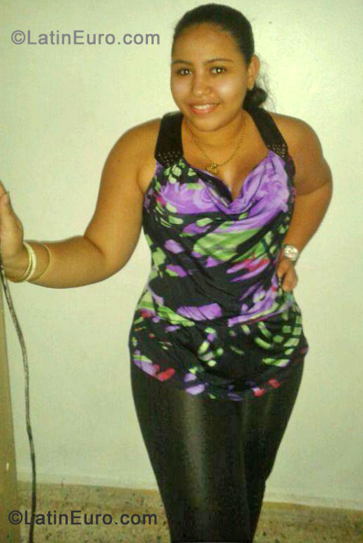 Date this georgeous Dominican Republic girl Armanda from Bani DO15375