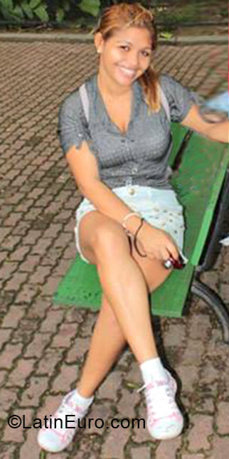 Date this lovely Brazil girl Aline from Rio de Janeiro BR7705