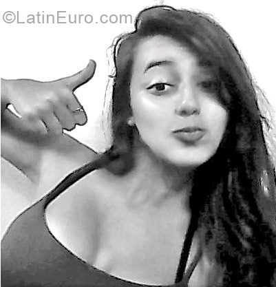 Date this funny Brazil girl Nycolle from Sao Paulo BR7723