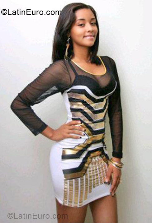 Date this funny Dominican Republic girl Nadie from Santo Domingo DO15519