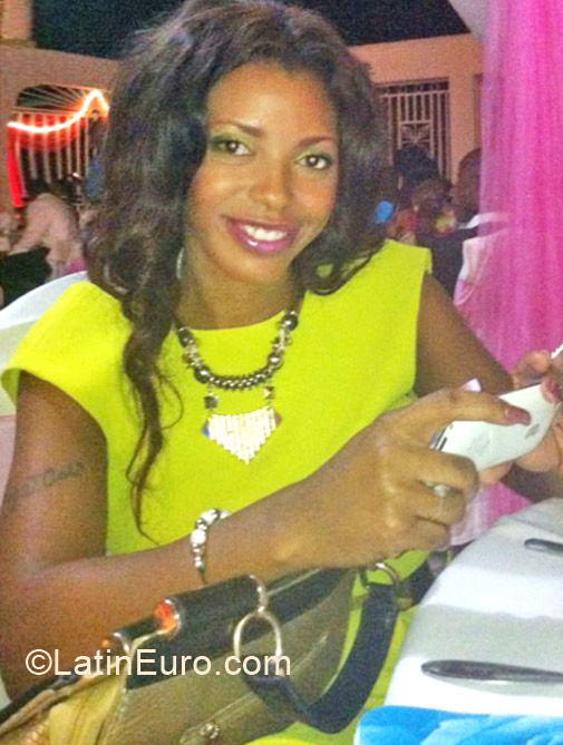 Date this hot Jamaica girl Shekeny from Savlamar JM1159