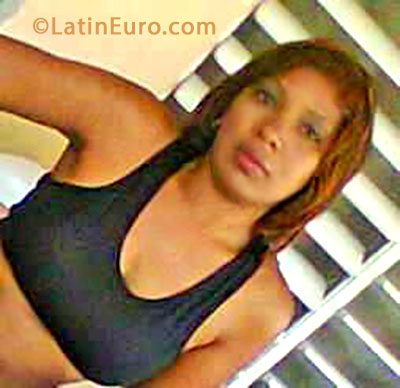 Date this foxy Dominican Republic girl Estebania from Santo Domingo DO15696