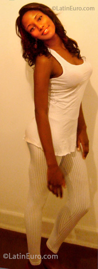 Date this attractive Brazil girl Jennifer from Sao Paulo BR7785