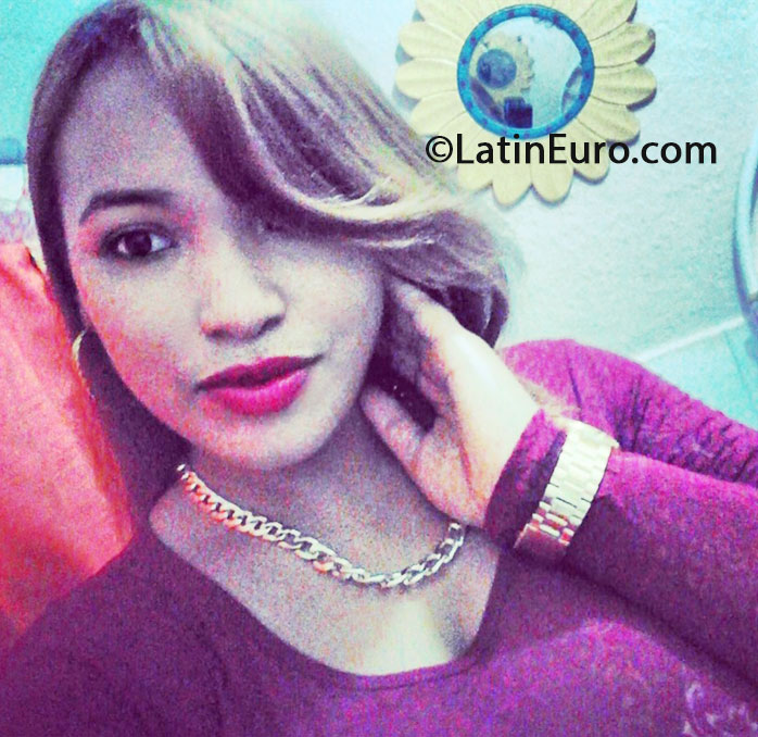 Date this beautiful Dominican Republic girl Mayerlin from Santiago DO20940
