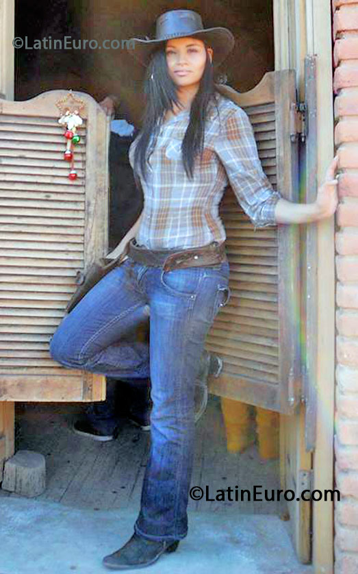 Date this hot Mexico girl Karina from Guadalajara MX1073