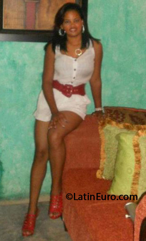 Date this attractive Dominican Republic girl Wendy from Santiago DO16150