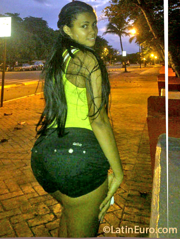 Date this lovely Dominican Republic girl Luna from Puerto Plata DO15813