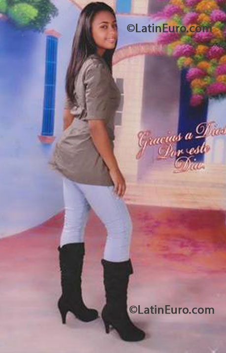 Date this cute Dominican Republic girl Paola ramirez from San Pedro De Macoris DO16028