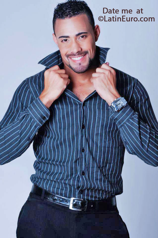 Date this happy Brazil man Arthur from Paulo Afonso BR9382