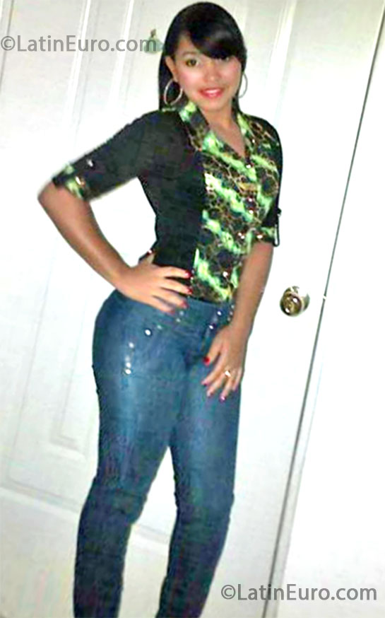 Date this sensual Dominican Republic girl Yuleisy vilorio from Santiago De Los Caballeros DO16270