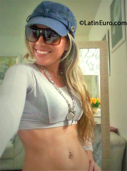 Date this fun Brazil girl Raquel Debora from Rio De Janeiro BR7902