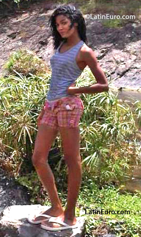 Date this stunning Dominican Republic girl Yelisa from Hato Mayor DO16329