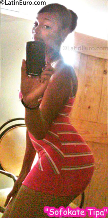 Date this nice looking Dominican Republic girl Kismel from Santiago DO16349