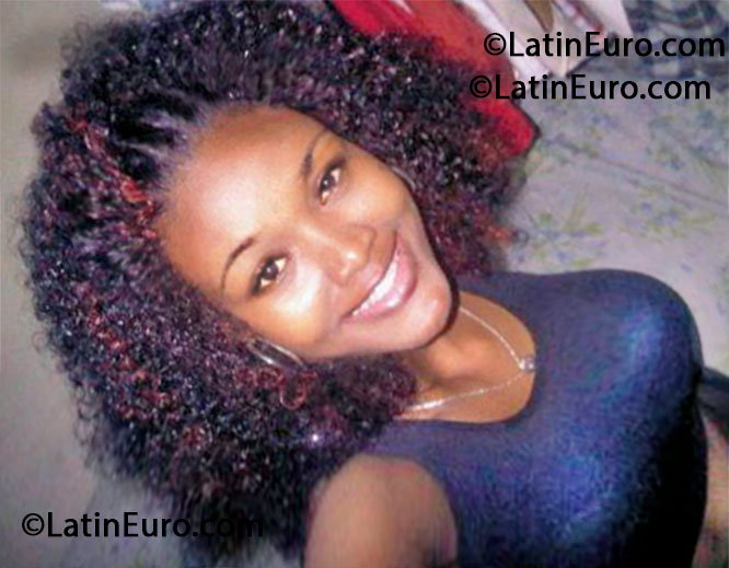 Date this voluptuous Dominican Republic girl Maite from Santo Domingo DO40427