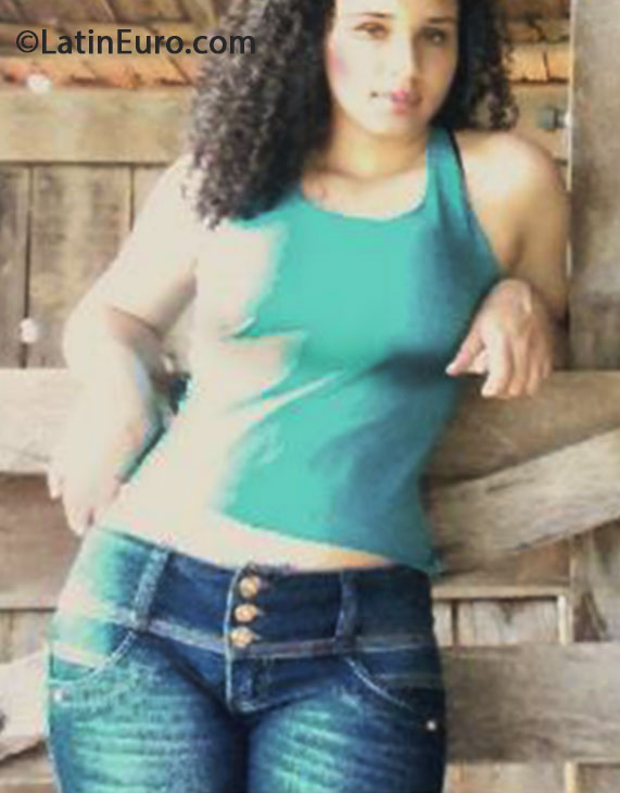 Date this young Brazil girl Pamela from Birigui BR7928