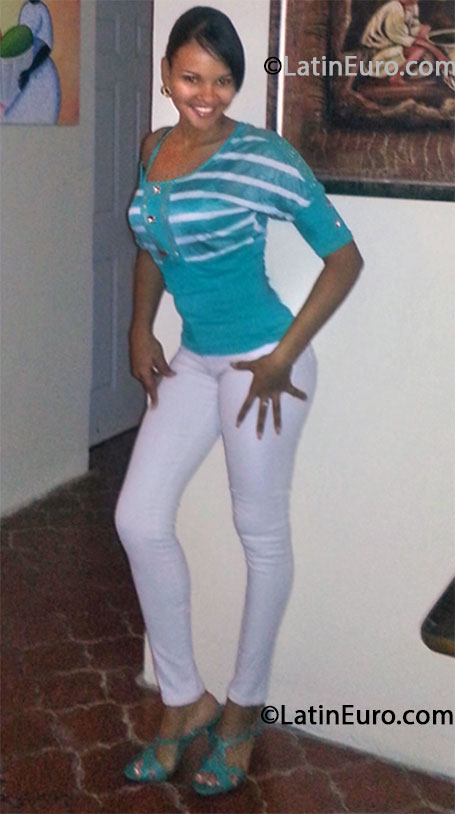 Date this tall Dominican Republic girl Cristalis from Nagua DO16396