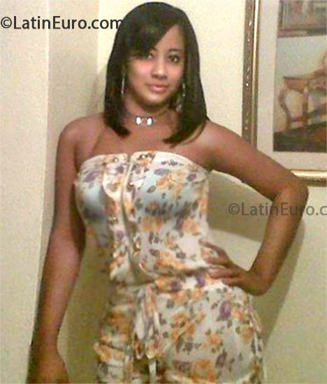 Date this passionate Dominican Republic girl Erika rodriguez from Santo Domingo DO16471