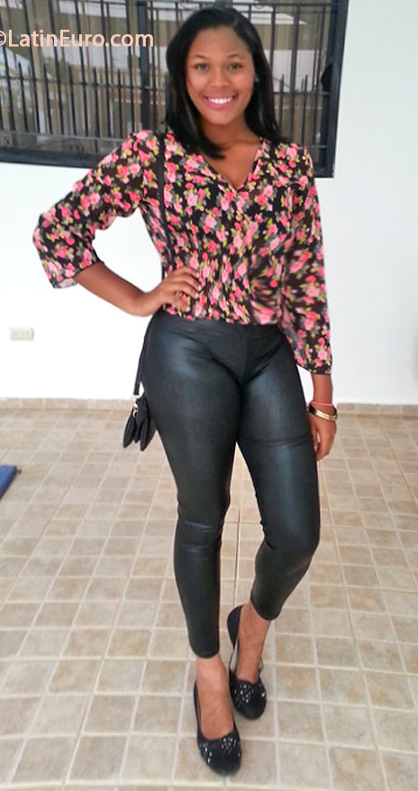 Date this charming Dominican Republic girl Natalia from Salcedo DO16541