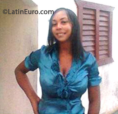 Date this delightful Dominican Republic girl Kenia from San Juan DO16554