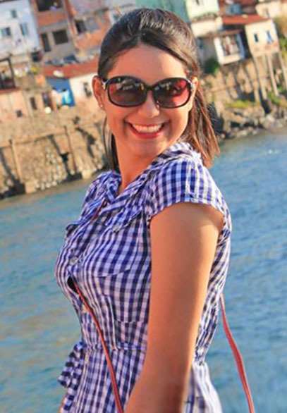 Date this happy Brazil girl Laiana from Salvador BR7970