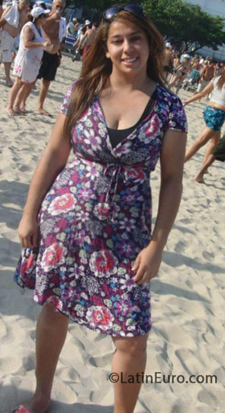 Date this sultry Brazil girl Suellen from Rio De Janeiro BR8451