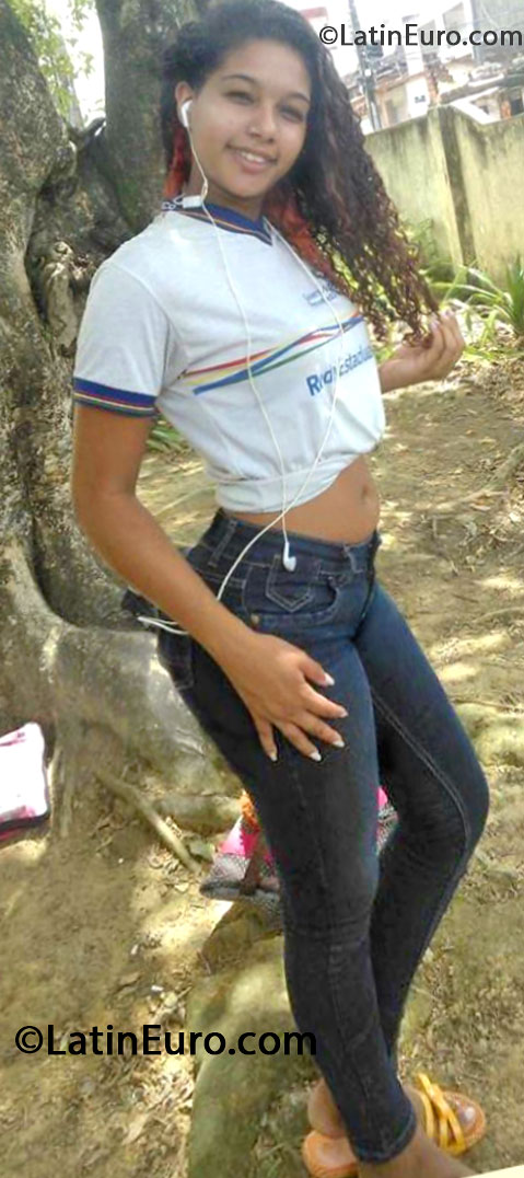 Date this hot Brazil girl Laine from Recife BR7983