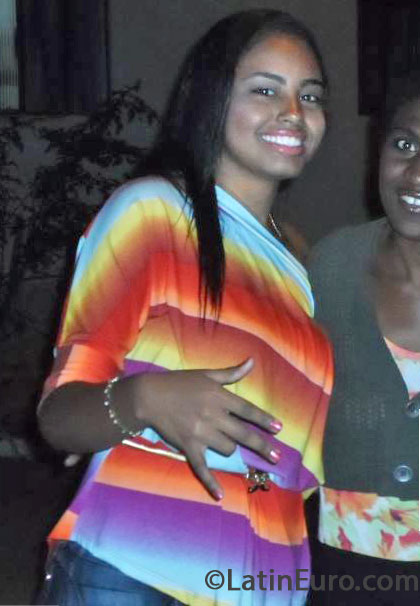 Date this gorgeous Brazil girl Palloa from Muriae BR8022