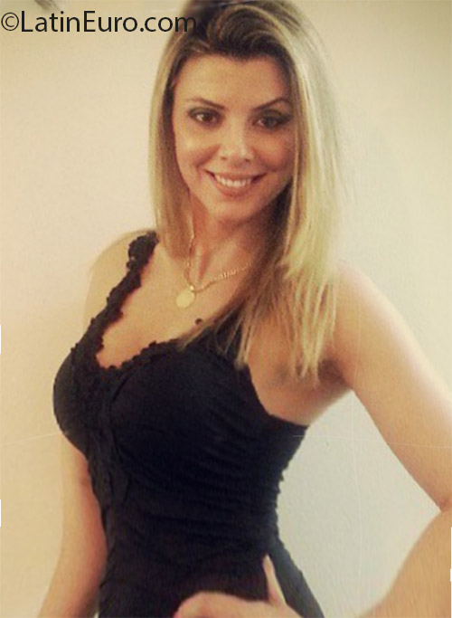 Date this sultry Brazil girl Alexandra from Manaus BR8083
