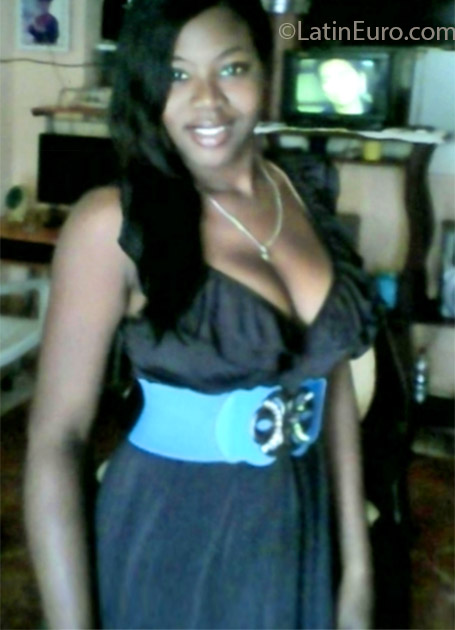 Date this beautiful Dominican Republic girl Yaquandy from Santo Domingo DO17140