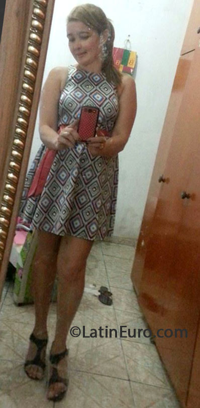 Date this hard body Brazil girl Maria Renata from Teresina BR8094