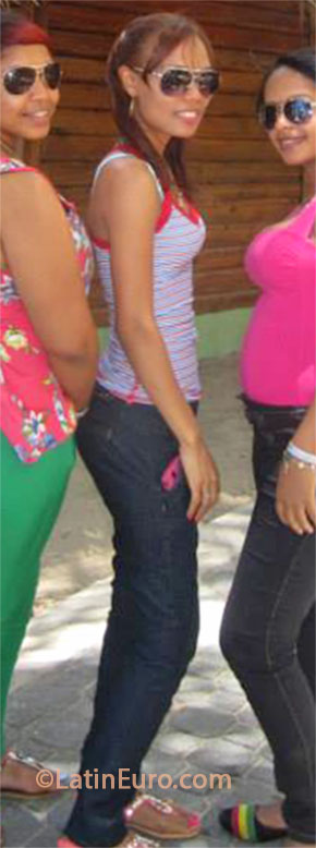 Date this sensual Dominican Republic girl Yulei from Santiago DO20855