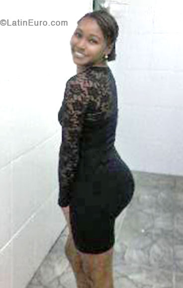 Date this young Brazil girl Simone from Rio De Janeiro BR8141