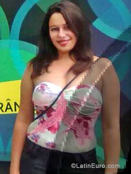 Date this athletic Brazil girl Hilda from Barbacena BR8145