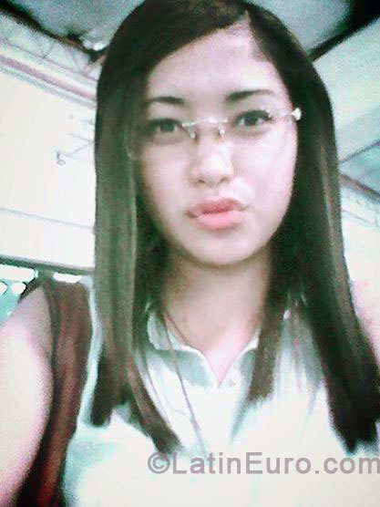 Date this attractive Philippines girl Rosela from Davao City PH587