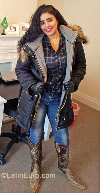 Date this lovely Brazil girl Daniele from Rio De Janeiro BR8202