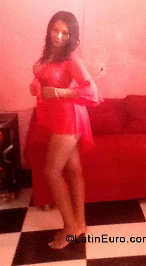 Date this charming Brazil girl BR7231 from Rio De Janeiro BR8240