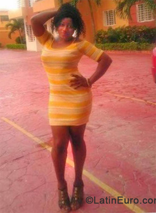 Date this delightful Dominican Republic girl Amarilis from Santo Domingo DO20495
