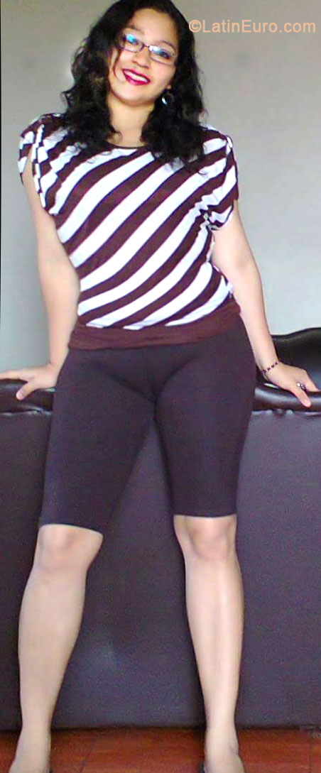 Date this nice looking Peru girl Paola from Trujillo PE843