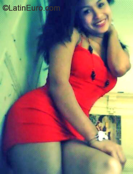 Date this sultry Peru girl Elvina from Lima PE855