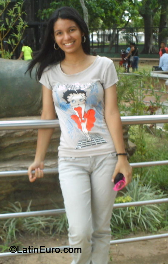 Date this pretty Venezuela girl Ayareth from Maturin VE113