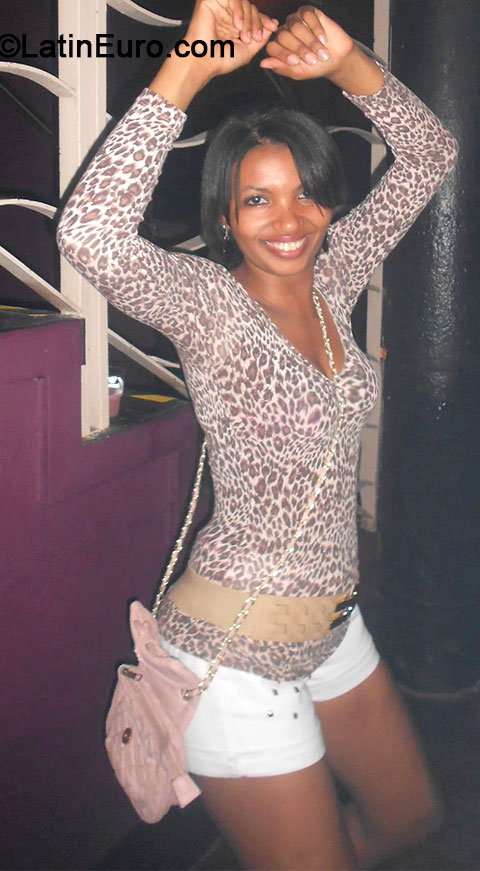 Date this lovely Brazil girl Fernanda from Belo Horizonte BR8297