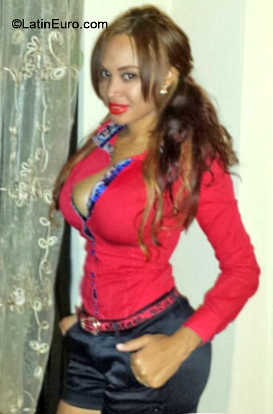 Date this nice looking Dominican Republic girl Natalia1987 from Santo Domingo DO17887
