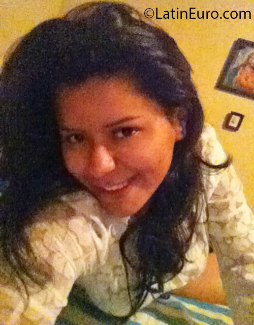 Date this delightful Honduras girl Rousy from Tegucigalpa HN907