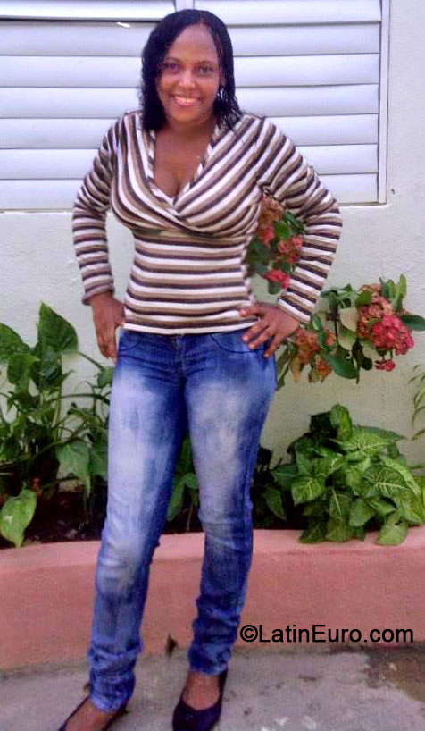 Date this cute Dominican Republic girl Sonia from Santiago DO17970