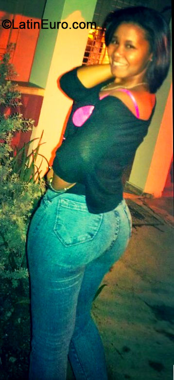 Date this tall Dominican Republic girl Greily from santo domingo DO17973