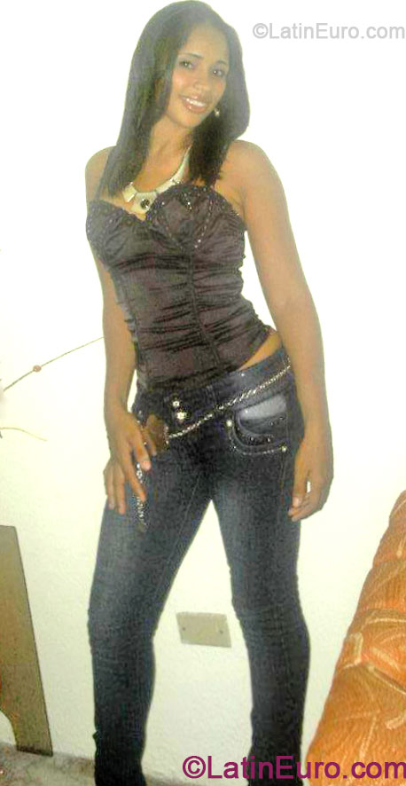 Date this sensual Dominican Republic girl Rut from Monte Plata DO17981