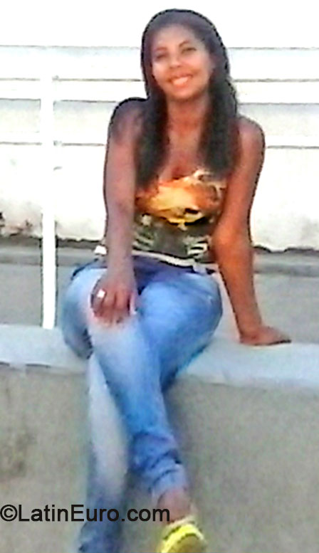 Date this athletic Brazil girl Andreia from Porto Seg uro BR8377