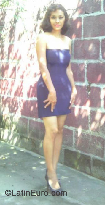 Date this pretty Honduras girl Larissa from San Pedro Sula HN912