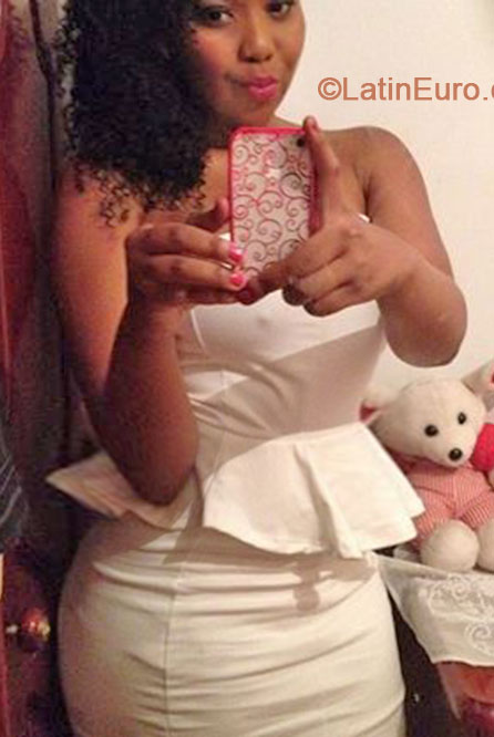 Date this georgeous Brazil girl Adriane teixeir from São Paulo BR8444